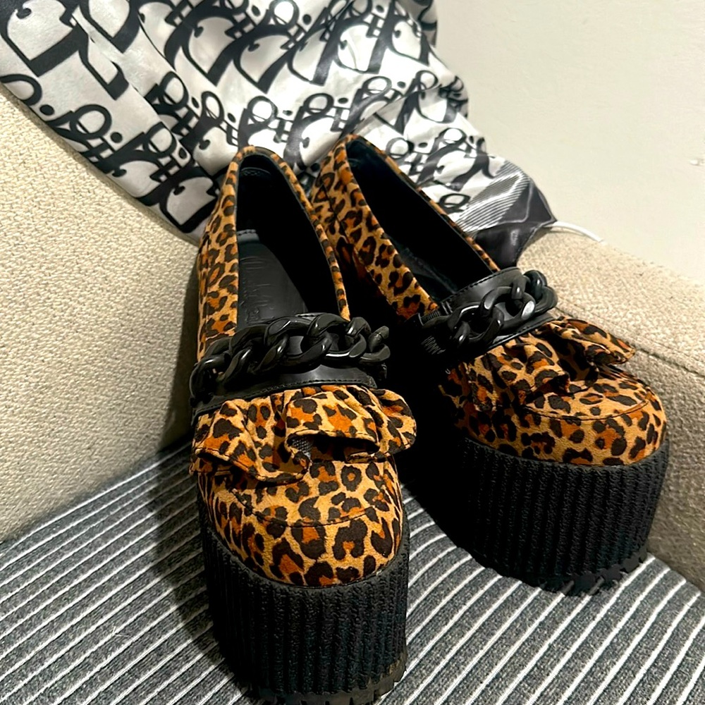 Brand new platform leopard 🐆 heels